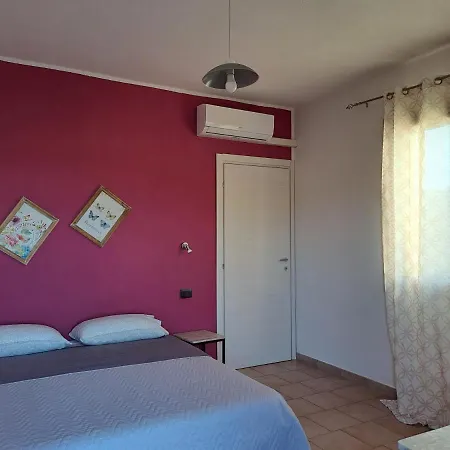 Panzió Alma 15 Minuti Da Bosa E Comodo Parcheggio 3*