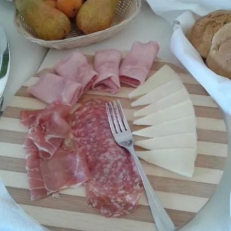 Alma Nocleg ze śniadaniem 3*